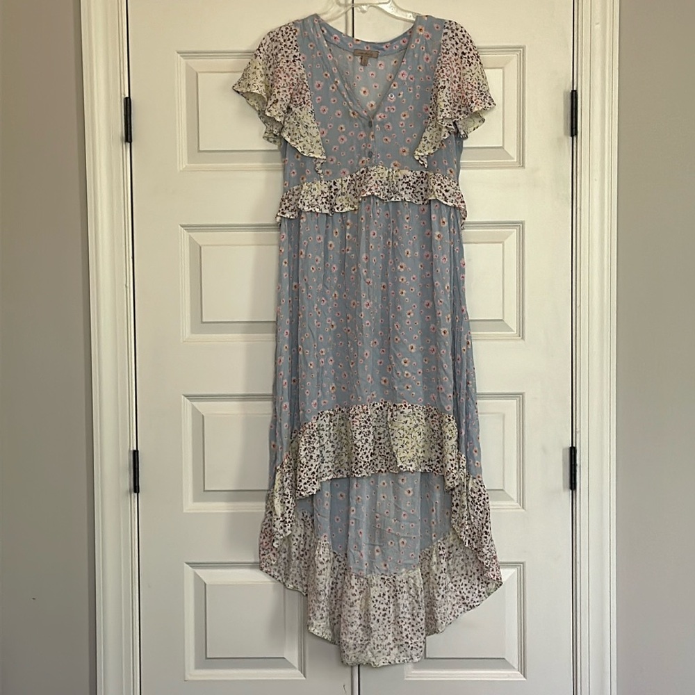 Wonderly dress. Size medium. High Low skirt.